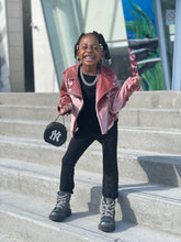 Load image into Gallery viewer, City Girl