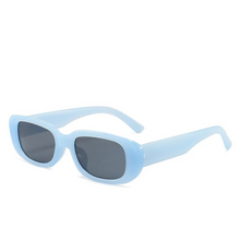 Load image into Gallery viewer, Big Retro Chic
